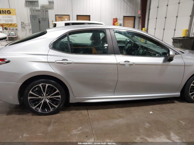 4T1B11HK0JU035466 Toyota CAMRY SE