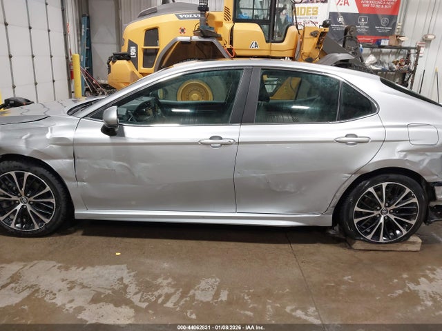 4T1B11HK0JU035466 Toyota CAMRY SE