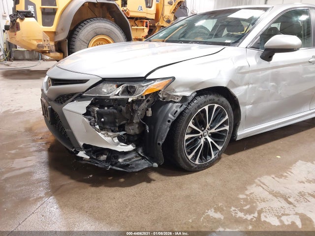 4T1B11HK0JU035466 Toyota CAMRY SE