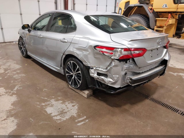 4T1B11HK0JU035466 Toyota CAMRY SE