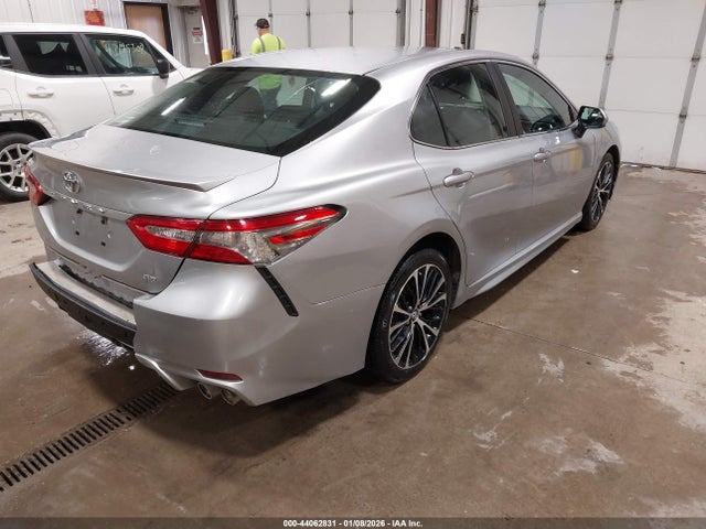 4T1B11HK0JU035466 Toyota CAMRY SE