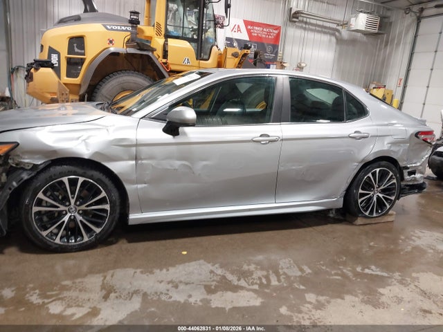 4T1B11HK0JU035466 Toyota CAMRY SE