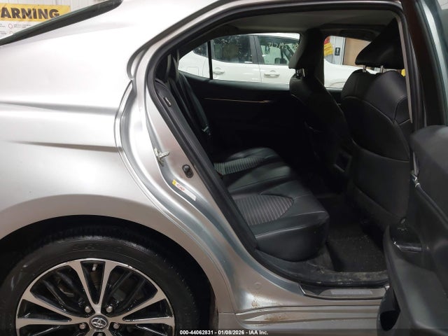 4T1B11HK0JU035466 Toyota CAMRY SE