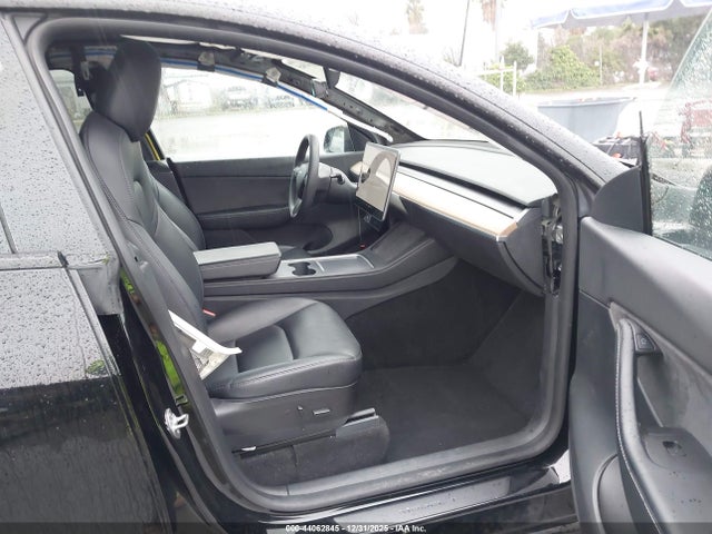 2021 TESLA MODEL Y 5YJYGDEE8MF272037 Photo 4