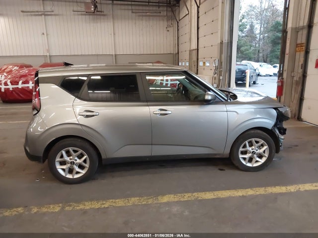 KNDJ23AU8R7241455 KIA SOUL LX
