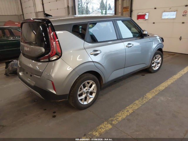 KNDJ23AU8R7241455 KIA SOUL LX