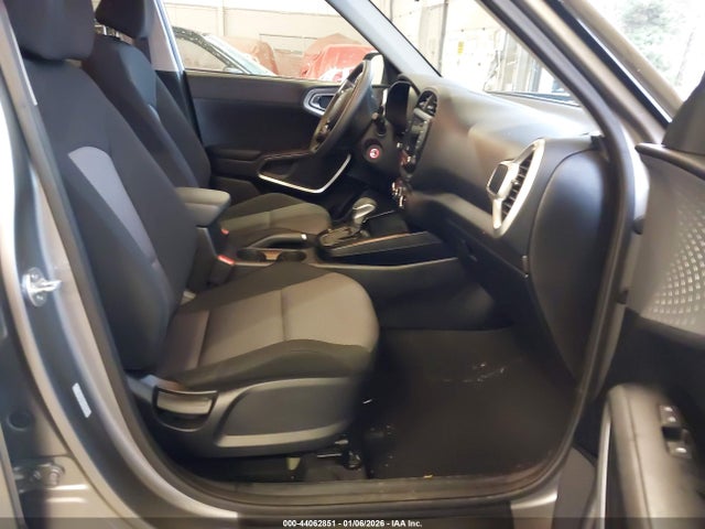 KNDJ23AU8R7241455 KIA SOUL LX