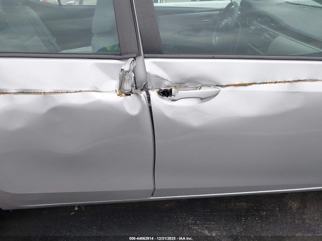 Toyota COROLLA LE 2015 5YFBURHE9FP207275 Image 17