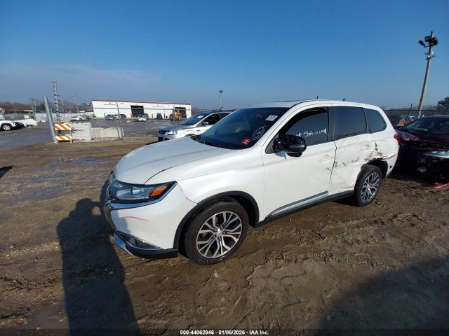2017 MITSUBISHI OUTLANDER JA4AZ3A34HZ013064 Photo 1