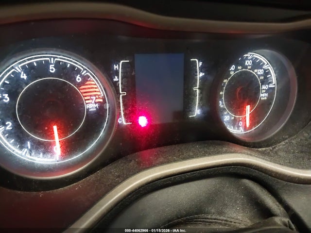 1C4PJLCB3GW282328 Jeep Cherokee Latitude
