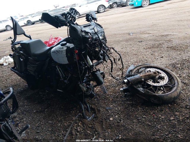 2022 HARLEY-DAVIDSON FLHXST 1HD1ABL19NB667323