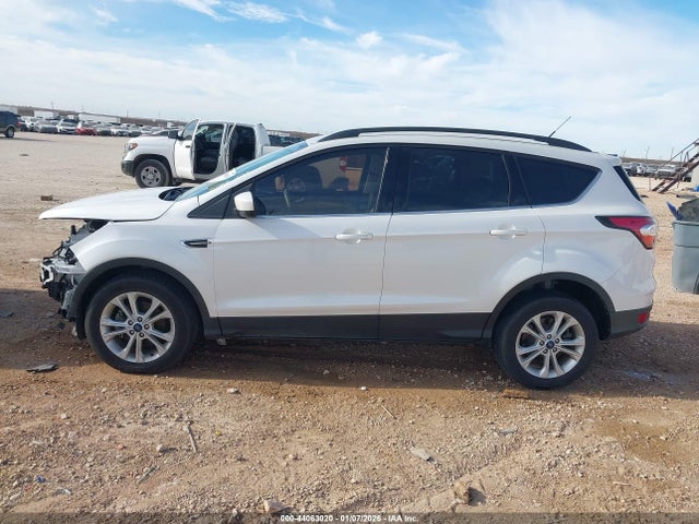 Продаж на аукціоні авто 2017 Ford Escape Se, vin: 1FMCU0GD1HUB42688, номер лоту: 44063020