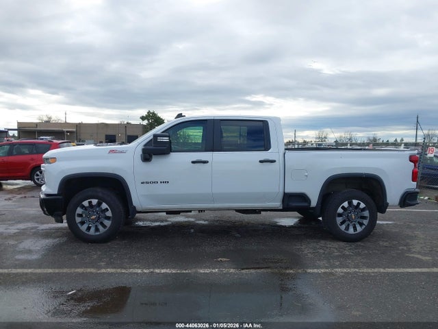 Продажа на аукционе авто 2024 Chevrolet Silverado 2500hd 4wd  Standard Bed Custom, vin: 1GC4YME71RF115644, номер лота: 44063026
