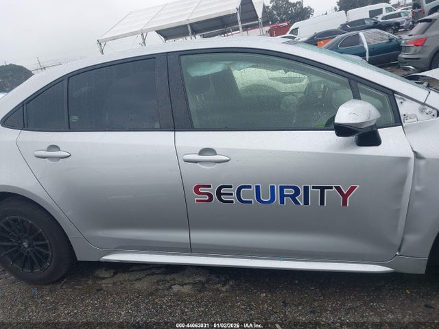 Toyota Corolla Hybrid Le 2022 JTDEAMDE2NJ043868 Image 13