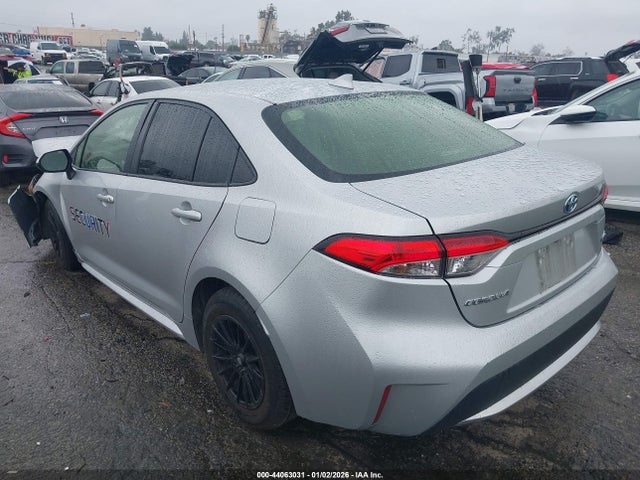 Toyota Corolla Hybrid Le 2022 JTDEAMDE2NJ043868 Image 3