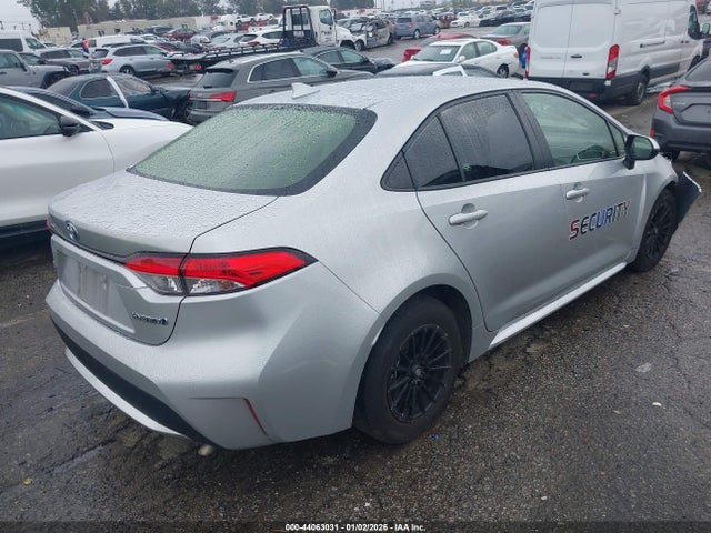 Toyota Corolla Hybrid Le 2022 JTDEAMDE2NJ043868 Image 4
