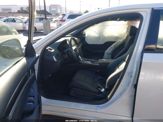 1HGCV3F26NA028218 Honda Accord Hybrid Sport