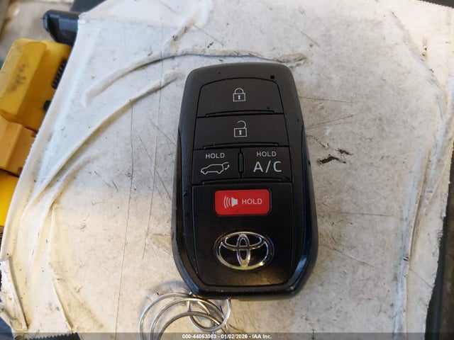 Toyota BZ4X XLE 2025 JTMAAAAA0SA073039 Image 11