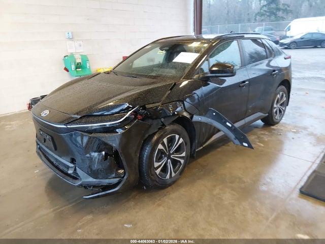 Toyota BZ4X XLE 2025 JTMAAAAA0SA073039 Image 2