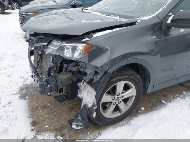 2T3WFREV4FW170531 Toyota Rav4 Xle