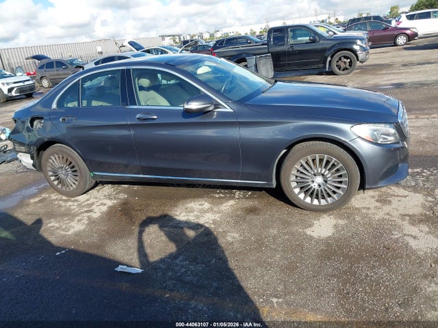 55SWF4KB3FU041584 Mercedes-Benz C 300 Luxury 4matic