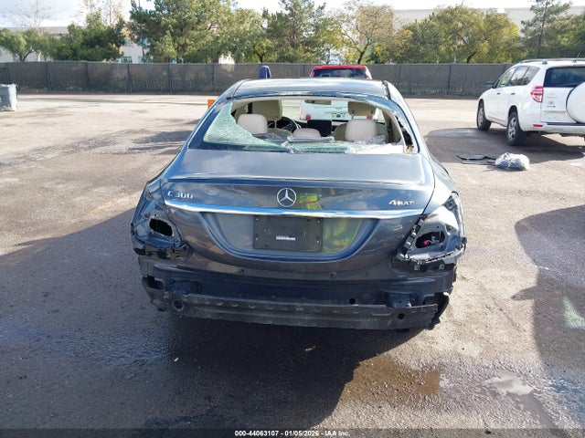 55SWF4KB3FU041584 Mercedes-Benz C 300 Luxury 4matic