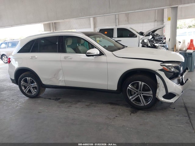2018 Mercedes-benz Glc 300 მანქანა იყიდება აუქციონზე, vin: WDC0G4JB0JV067022, აუქციონის ნომერი: 44063109