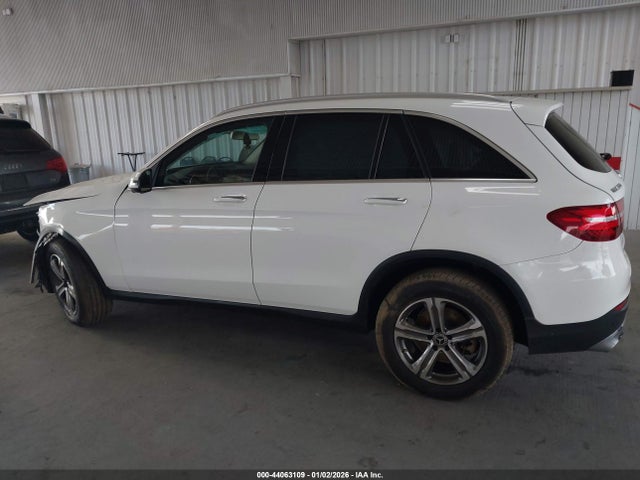 2018 Mercedes-benz Glc 300 მანქანა იყიდება აუქციონზე, vin: WDC0G4JB0JV067022, აუქციონის ნომერი: 44063109