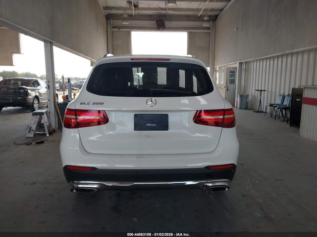 2018 Mercedes-benz Glc 300 მანქანა იყიდება აუქციონზე, vin: WDC0G4JB0JV067022, აუქციონის ნომერი: 44063109