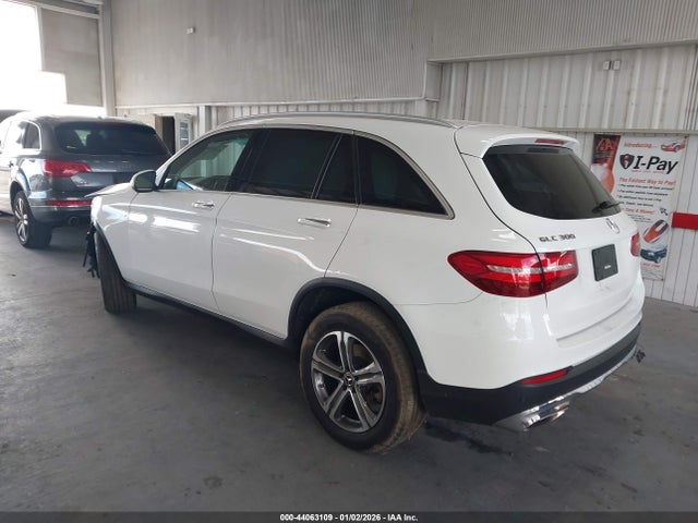 2018 Mercedes-benz Glc 300 მანქანა იყიდება აუქციონზე, vin: WDC0G4JB0JV067022, აუქციონის ნომერი: 44063109