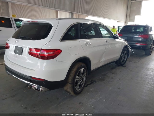 2018 Mercedes-benz Glc 300 მანქანა იყიდება აუქციონზე, vin: WDC0G4JB0JV067022, აუქციონის ნომერი: 44063109
