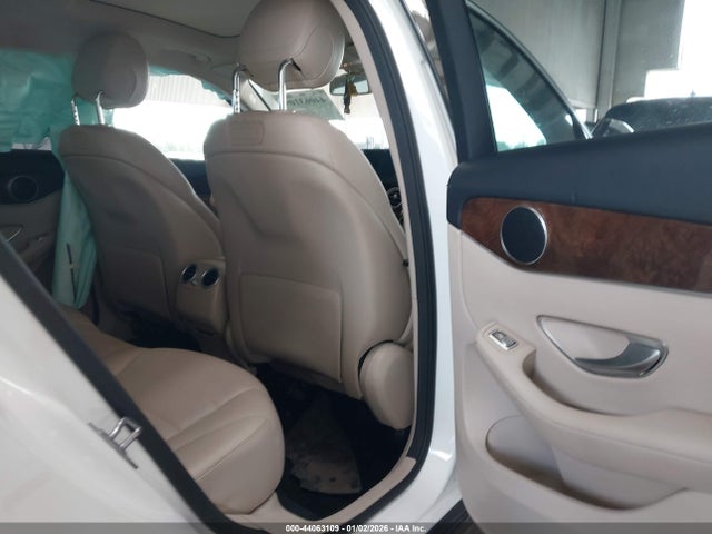 2018 Mercedes-benz Glc 300 მანქანა იყიდება აუქციონზე, vin: WDC0G4JB0JV067022, აუქციონის ნომერი: 44063109