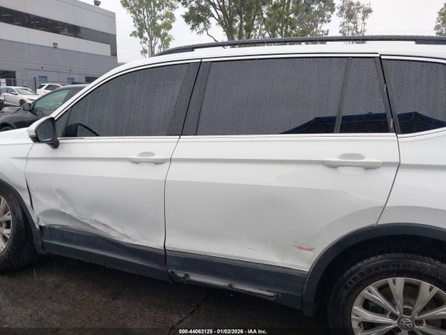 3VV3B7AX1JM184912 Volkswagen Tiguan 2.0t Se/2.0t Sel