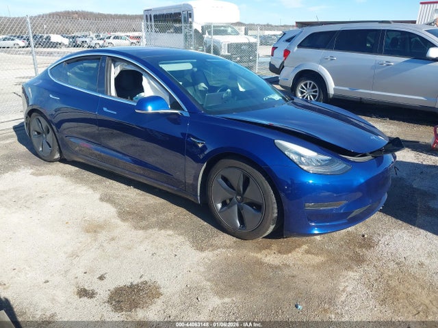 44063148 :رقم المزاد ، 5YJ3E1EB0KF144814 vin ، 2019 Tesla Model 3 Long Range/performance مزاد بيع