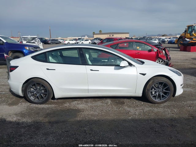 Продажа на аукционе авто 2023 Tesla Model 3 Rear-wheel Drive, vin: 5YJ3E1EAXPF626849, номер лота: 44063155