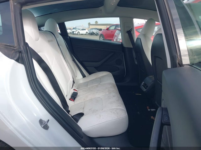 Продажа на аукционе авто 2023 Tesla Model 3 Rear-wheel Drive, vin: 5YJ3E1EAXPF626849, номер лота: 44063155