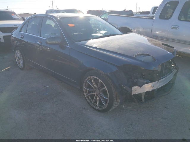 2013 MERCEDES-BENZ C 350 WDDGF5HB7DA780858