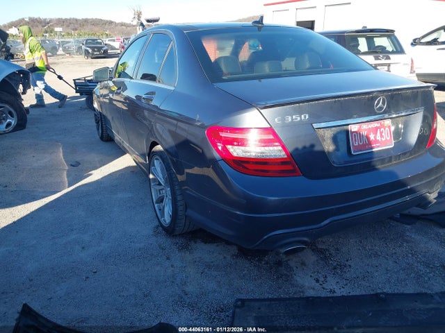 2013 MERCEDES-BENZ C 350 WDDGF5HB7DA780858 Photo 2