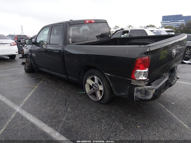 2016 RAM 1500 1C6RR6FT6GS404797 Photo 2