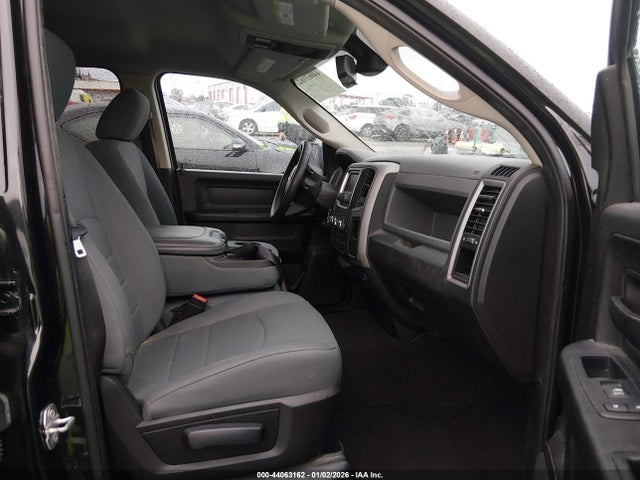 2016 RAM 1500 1C6RR6FT6GS404797 Photo 4