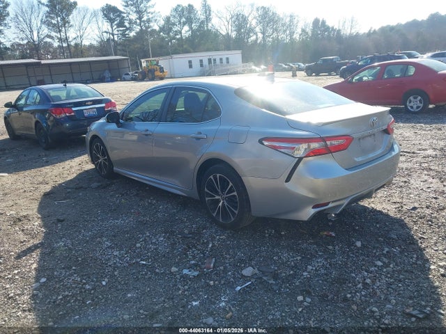 2020 TOYOTA CAMRY 4T1G11AK0LU900780 Photo 2