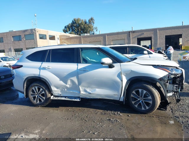 Toyota Highlander Hybrid Xle 2025 5TDKBRCH4SS654525 Image 14
