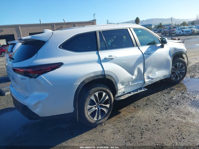Toyota Highlander Hybrid Xle 2025 5TDKBRCH4SS654525 Image 4