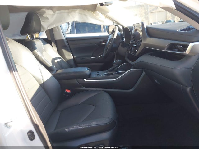 Toyota Highlander Hybrid Xle 2025 5TDKBRCH4SS654525 Image 5