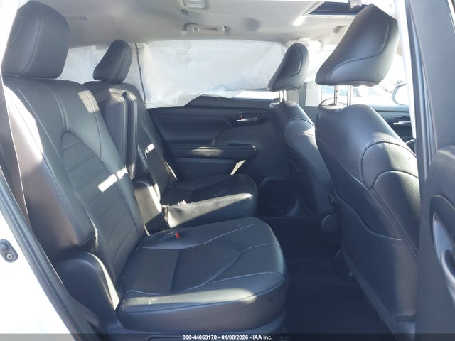 Toyota Highlander Hybrid Xle 2025 5TDKBRCH4SS654525 Image 8