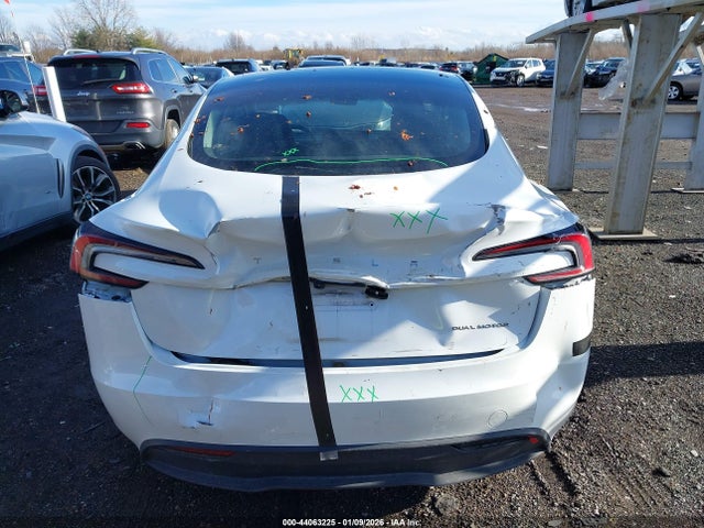Tesla Model 3 Long Range Dual Motor All-wheel Drive 2024 5YJ3E1EB8RF734124 Image 16