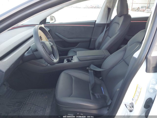 2024 TESLA MODEL 3 5YJ3E1EB8RF734124 Photo 4