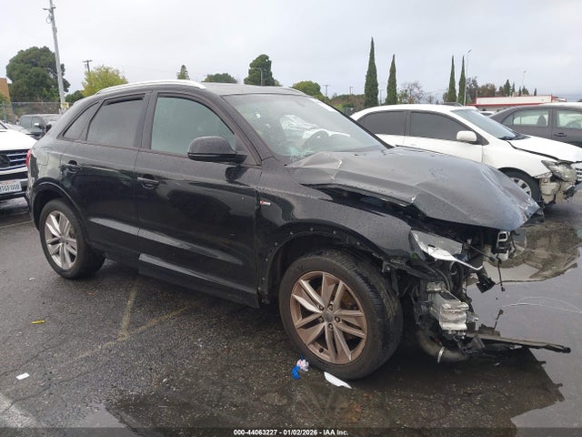 WA1BCCFS1JR017942 Audi Q3 2.0t Premium/2.0t Sport Premium