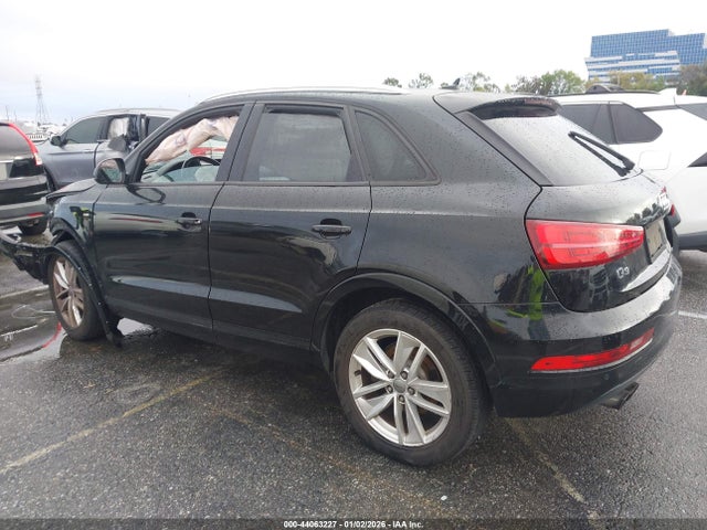 WA1BCCFS1JR017942 Audi Q3 2.0t Premium/2.0t Sport Premium