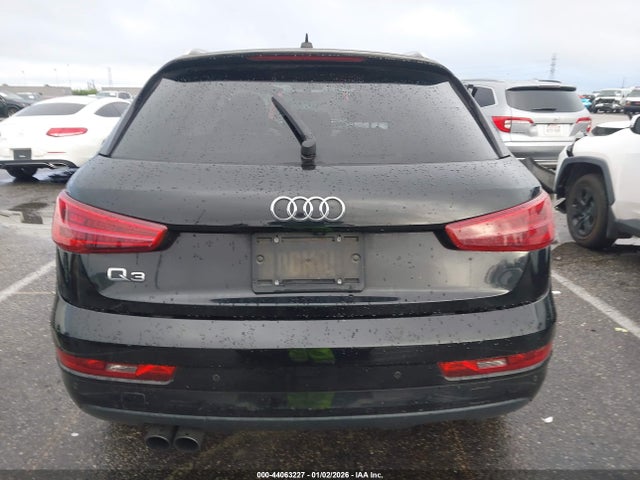 WA1BCCFS1JR017942 Audi Q3 2.0t Premium/2.0t Sport Premium
